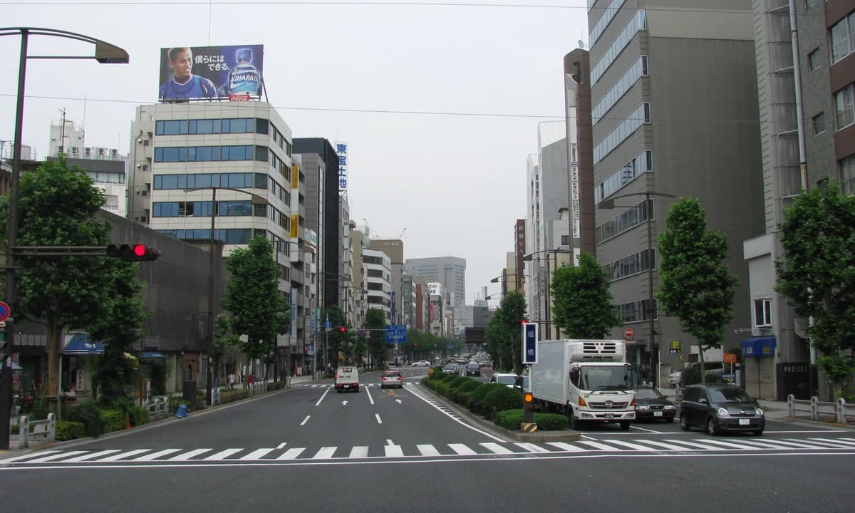 Otokozaka stone staircase in Sarugakucho Tokyo — sister staircase to Onnazaka featured in Chainsaw Man Reze Arc