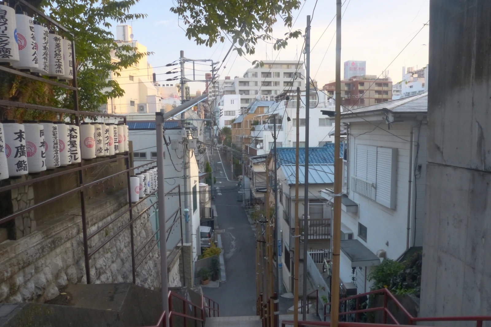 Suga Shrine stairs in Yotsuya, the staircase from the closing scene of Your Name (Kimi no Na wa)