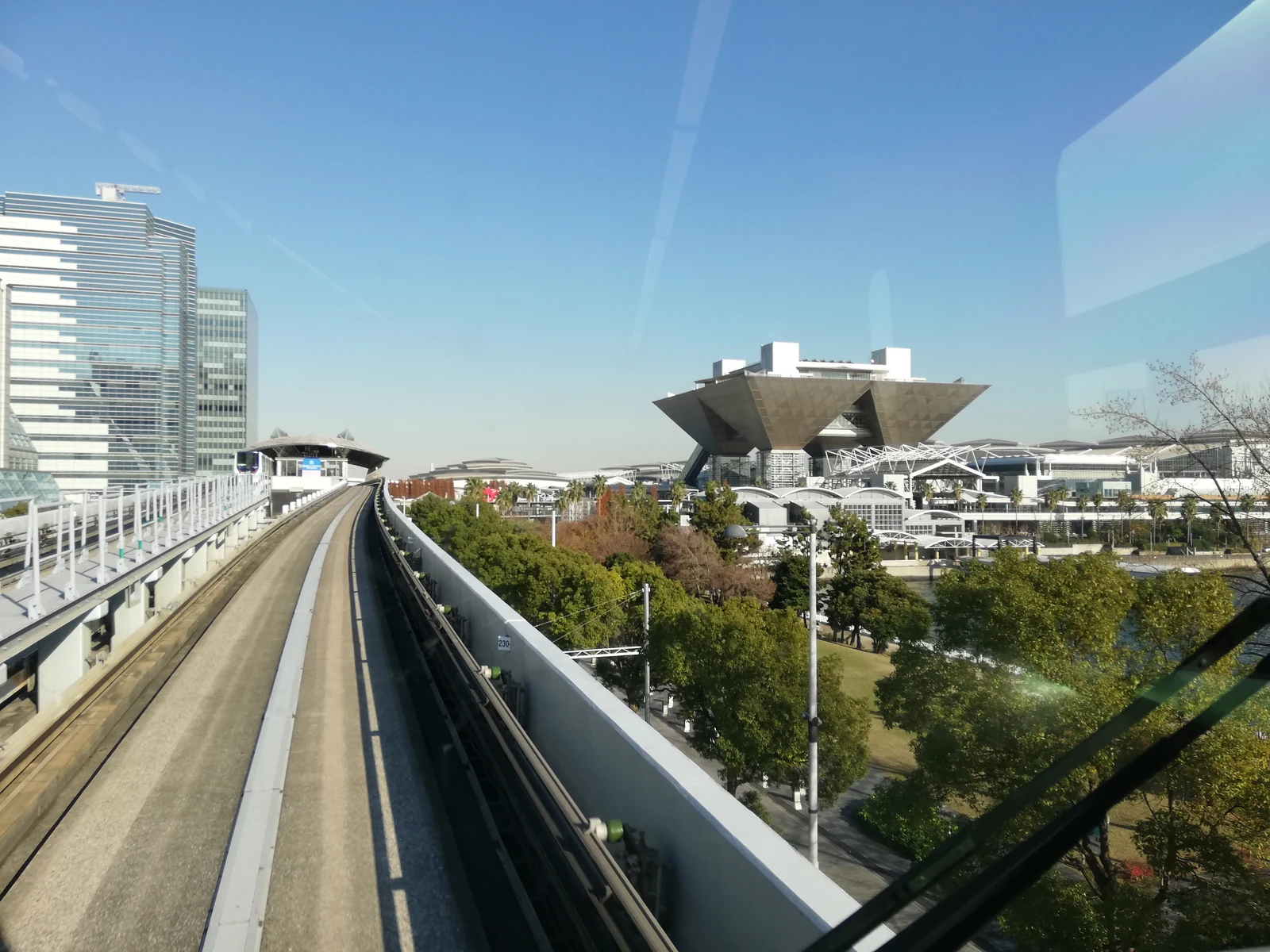 Tokyo Big Sight viewed from the Yurikamome elevated railway approaching the venue