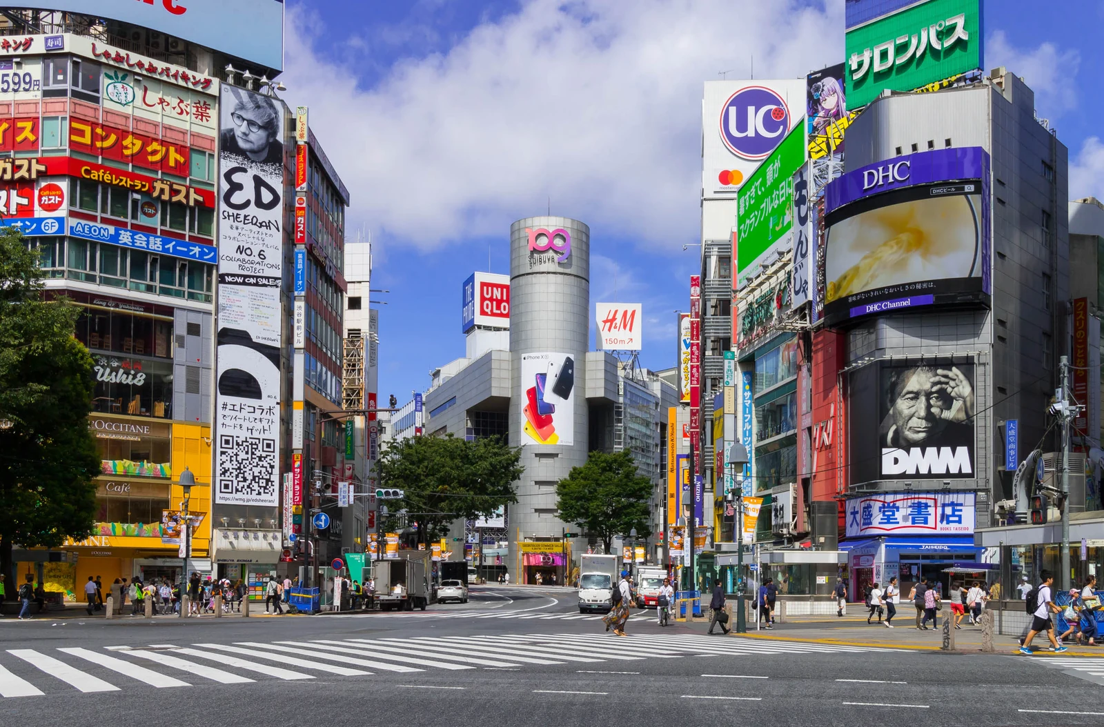 Shibuya 109 cylindrical fashion building, the iconic Dogenzaka landmark used as a visual anchor for the barrier core in JJK Shibuya Incident