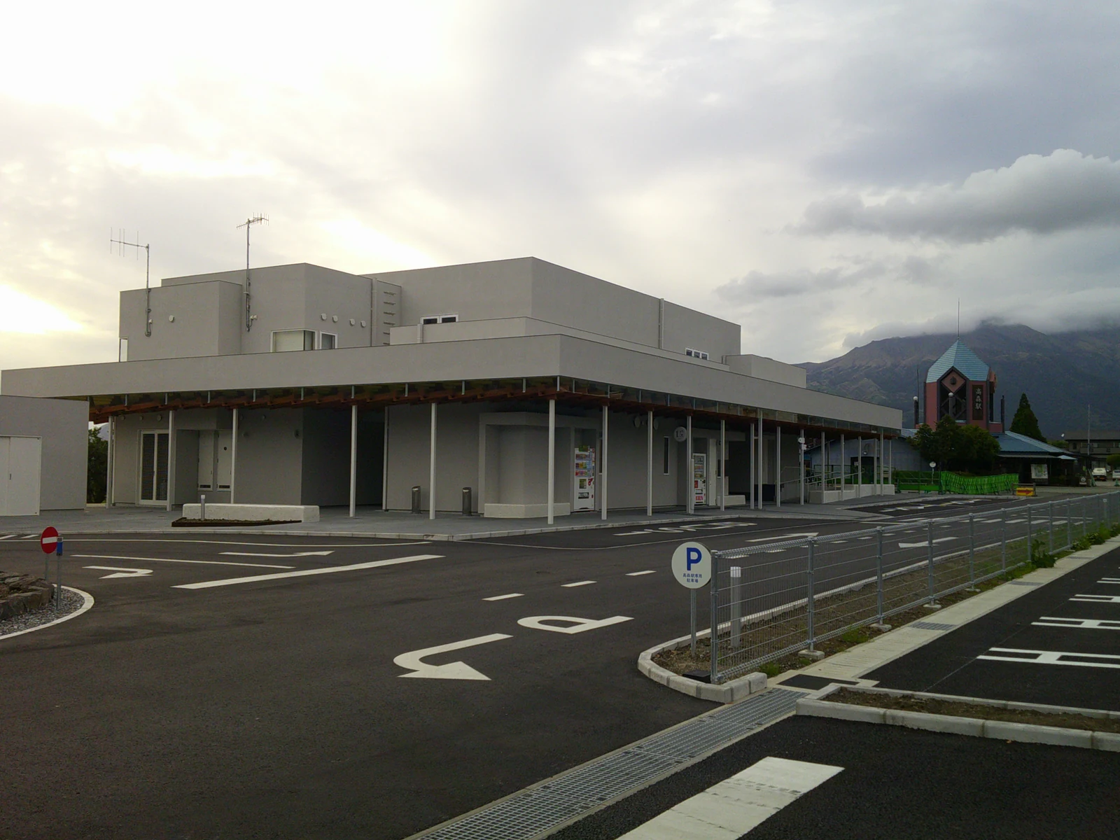Takamori Station in southern Aso, Kumamoto, the Minami-Aso Railway terminus that hosts the Franky statue nearby